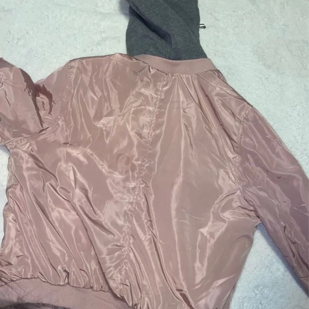 Woman windbreaker